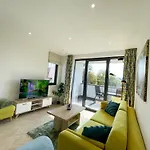 Luxury Retreat With Terrace Διαμέρισμα