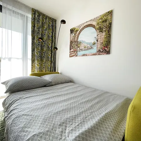 Luxury Retreat With Terrace