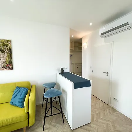 Luxury Retreat With Terrace דירה קושיצה