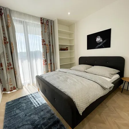 Luxury Retreat With Terrace *