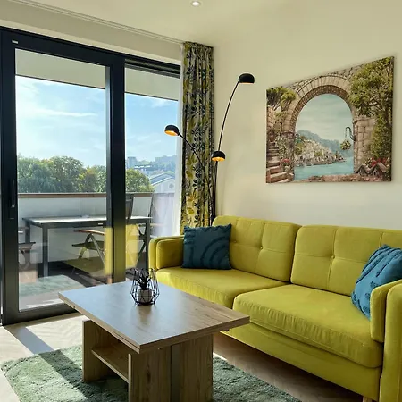 Luxury Retreat With Terrace Apartment
