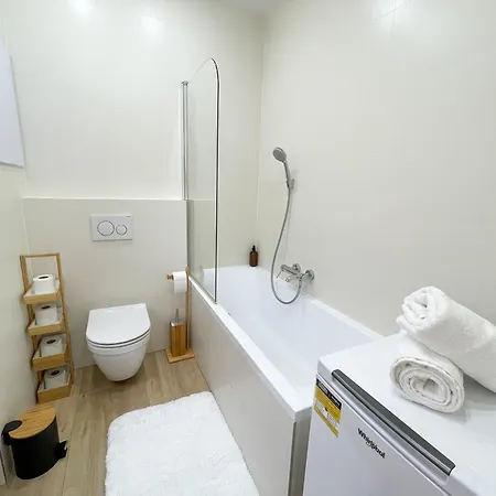 Luxury Retreat With Terrace Apartment *
